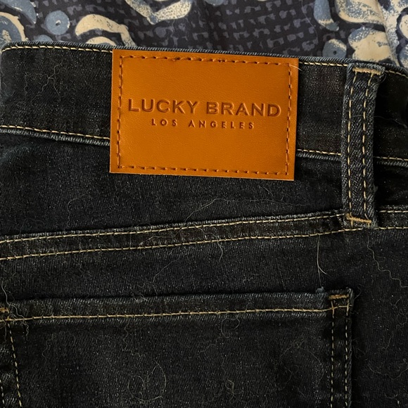PRICE DROP!! NWT Lucky straight leg jeans. Never worn… too small. Slim fit. - Picture 4 of 4